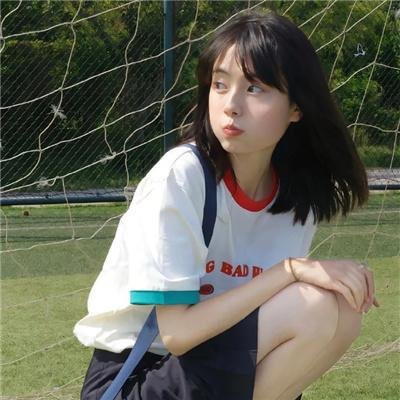 青青河畔草